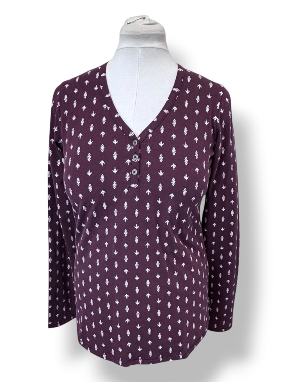Orvis Women’s Long-Sleeve Henley Shirt Top Outdoors Leaf/Fish Motif Wine/White S